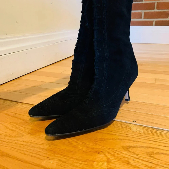 MANOLO BLAHNIK Black Suede Low Heel Boots EUR 39.5 $1695 - Picture 10 of 16